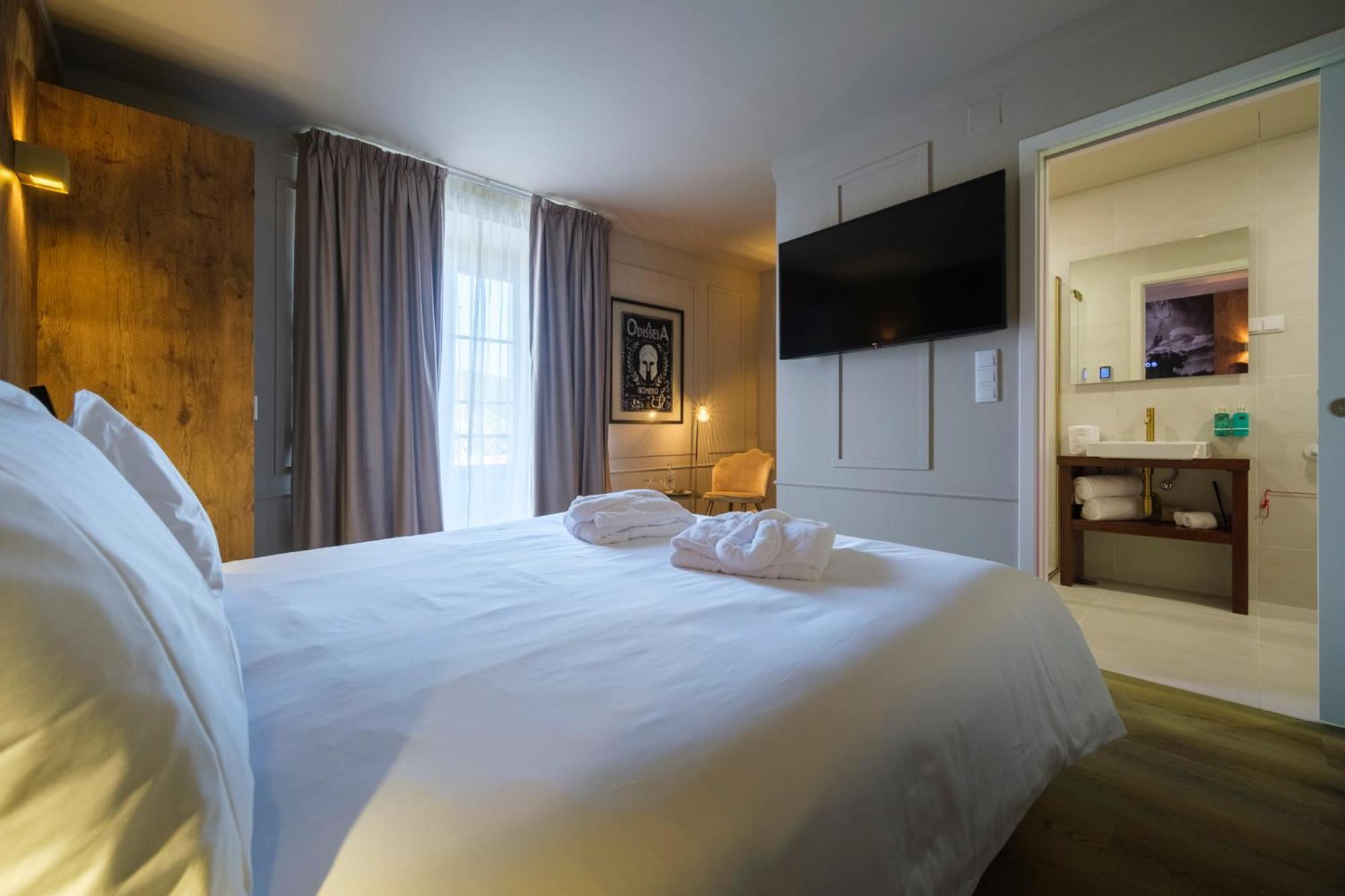 Azores Book Hotel อังกรา ดู เอโรอิสโม ภายนอก รูปภาพ