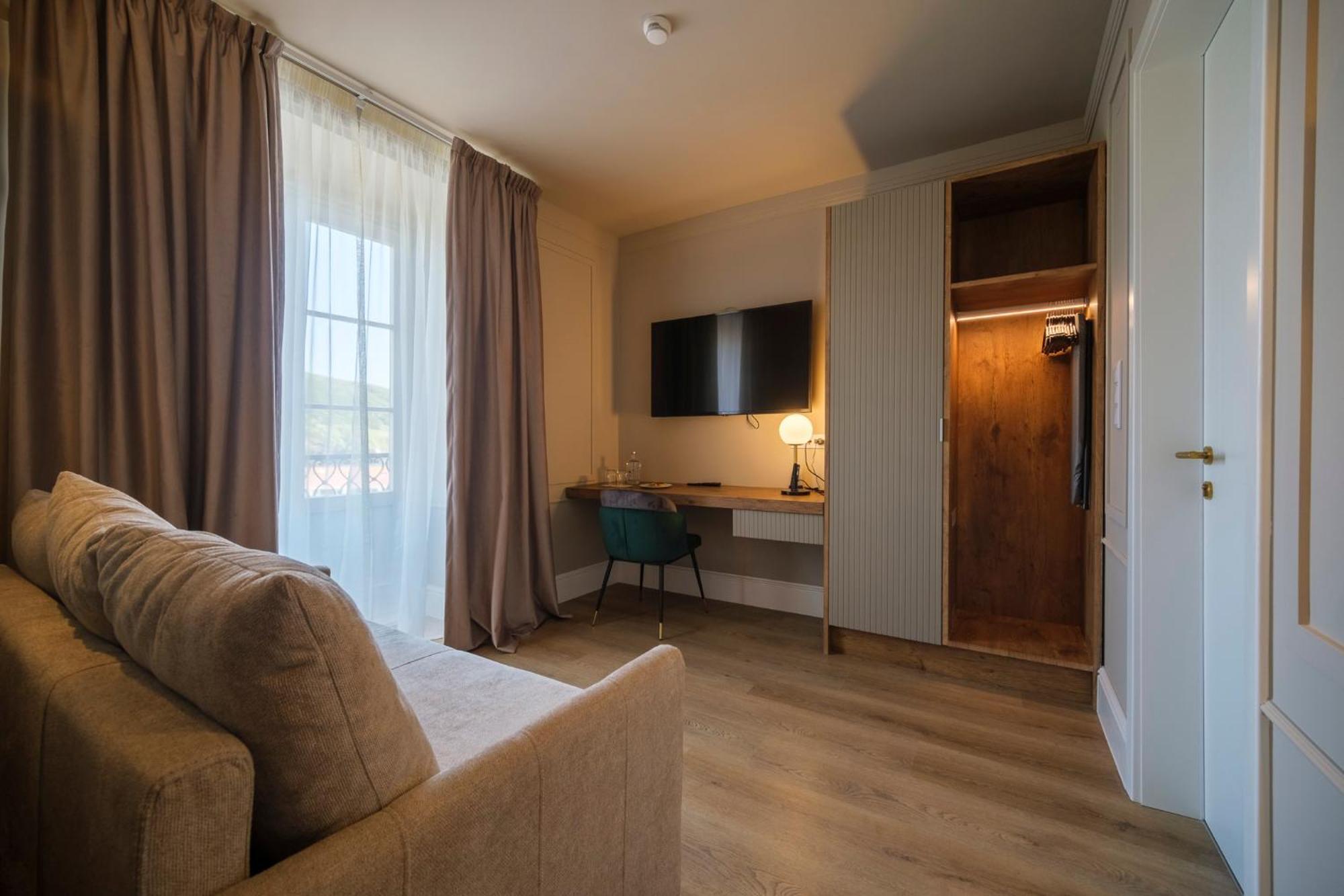 Azores Book Hotel อังกรา ดู เอโรอิสโม ภายนอก รูปภาพ